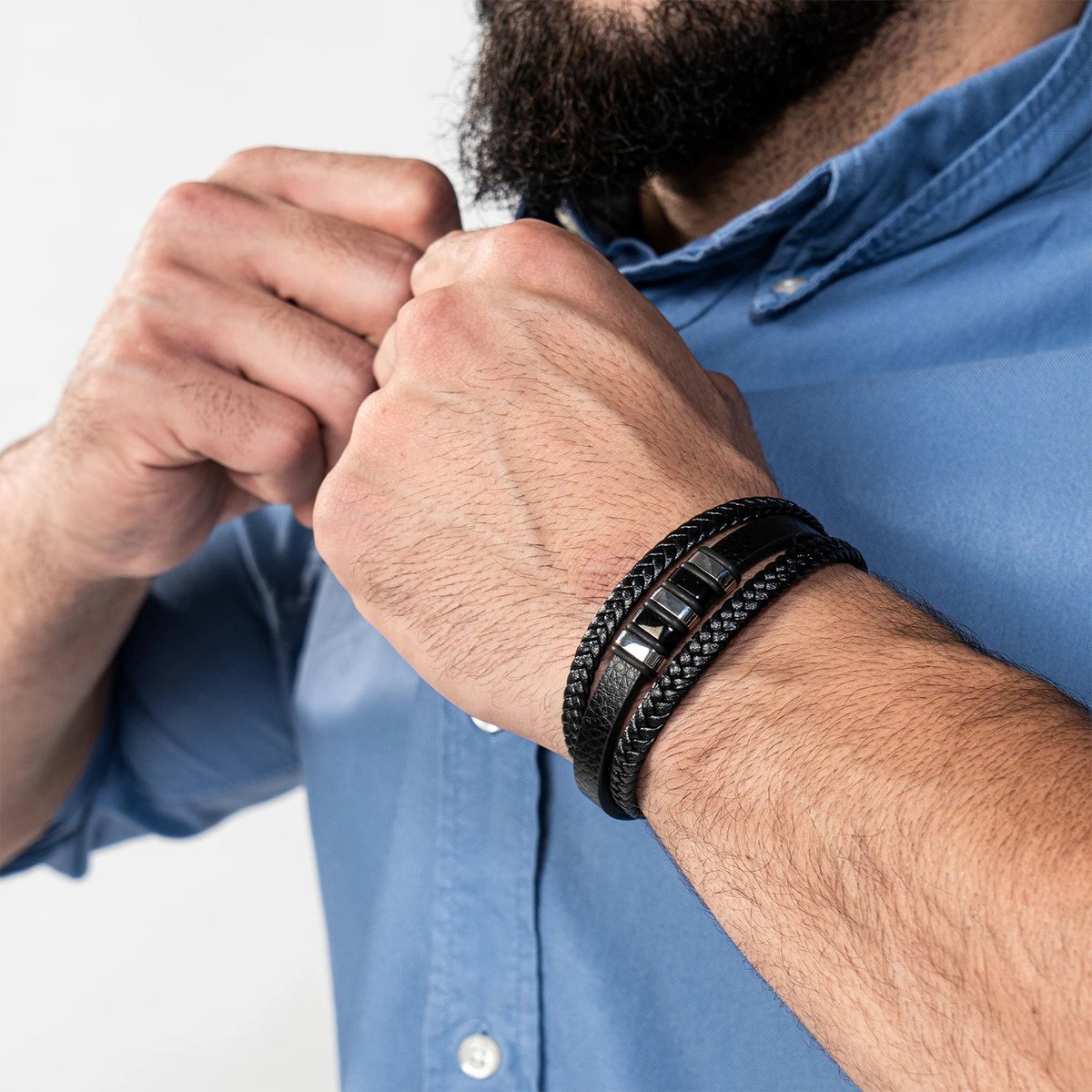 SERASAR Glorie Black Leather Bracelet – image 3